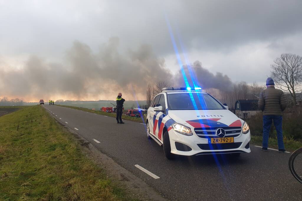 Veel rookontwikkeling bij brand in schuur