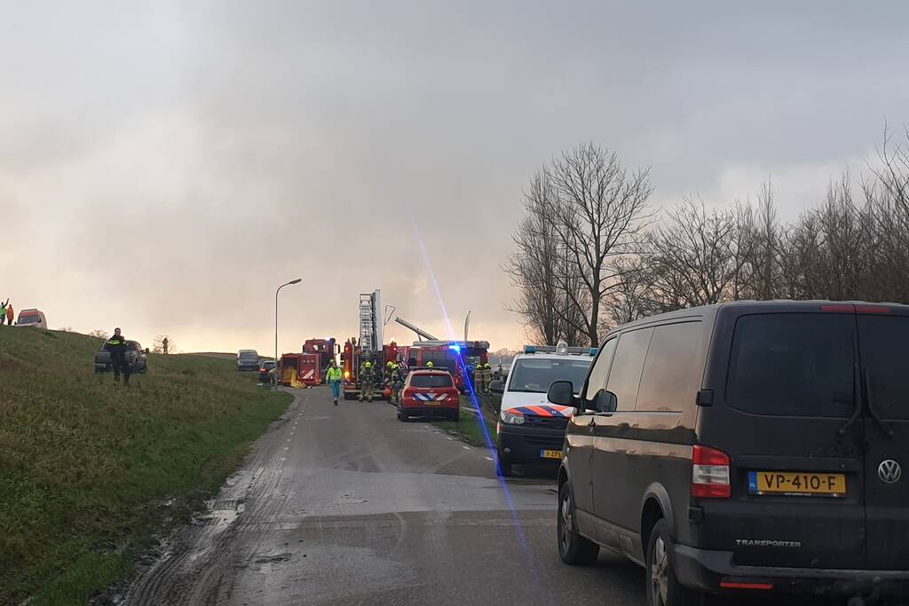 Veel rookontwikkeling bij brand in schuur