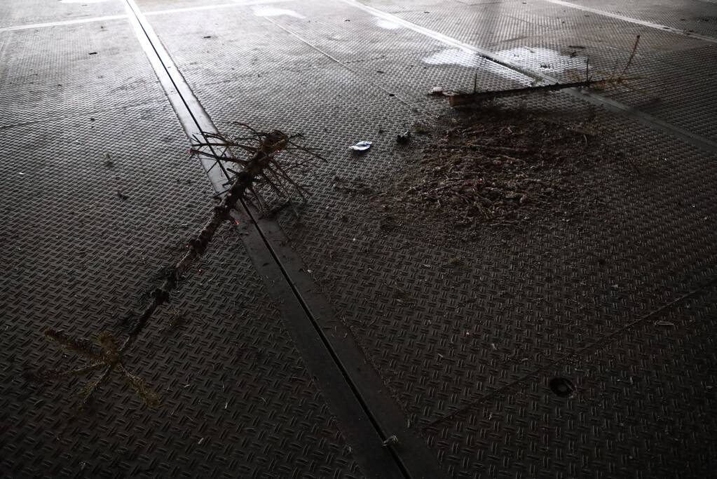 Kerstbomen in brand gestoken in parkeergarage