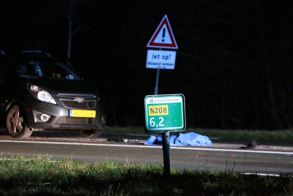 Persoon zwaargewond bij botsing met auto