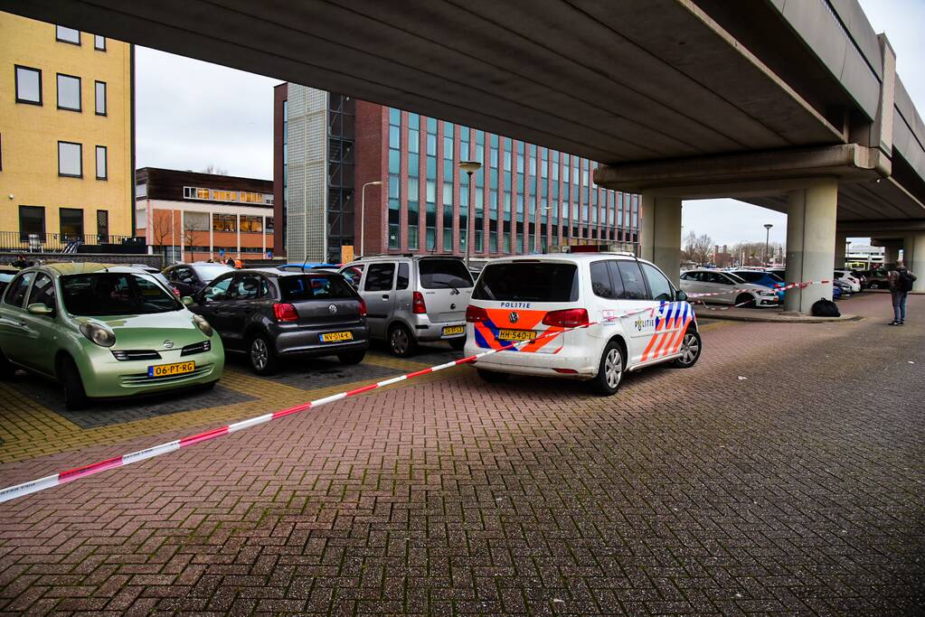 Persoon zwaargewond bij steekpartij