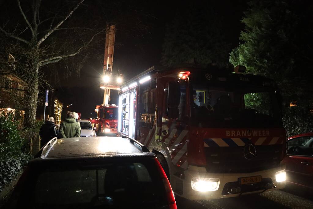 Brand in schoorsteen van woning