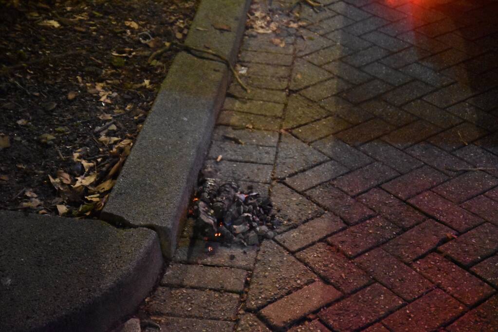 Opgehoopt roet in schoorsteen zorgt voor brand