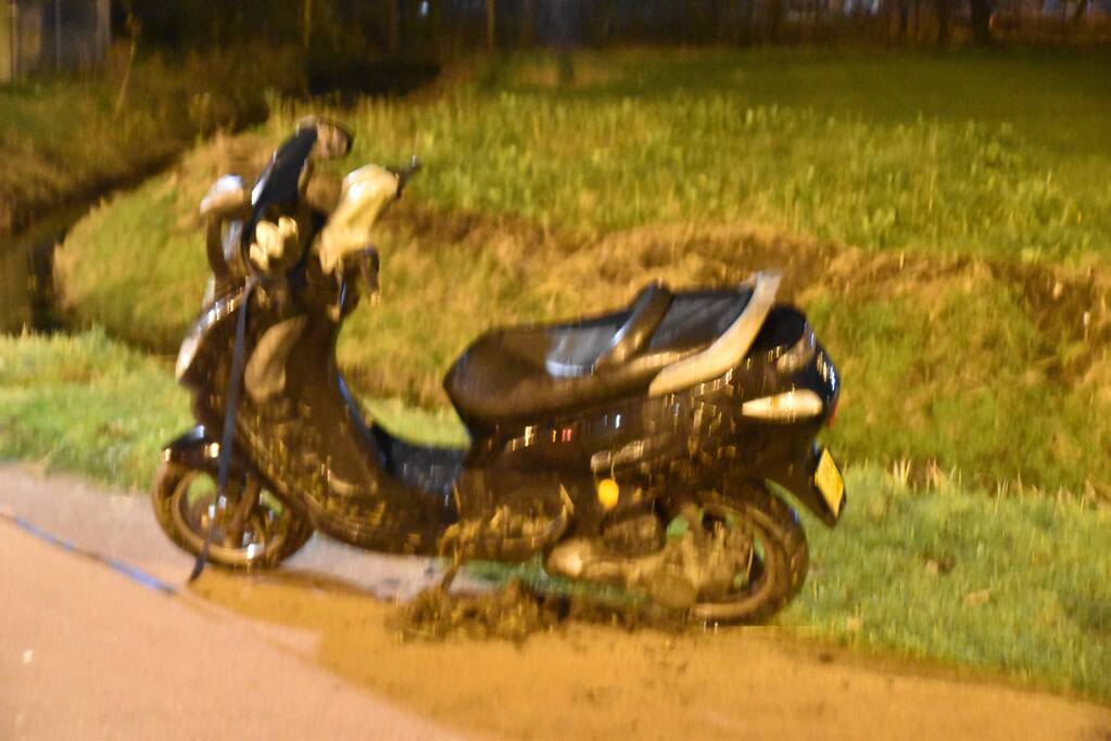 Bromfietser gewond bij eenzijding ongeval