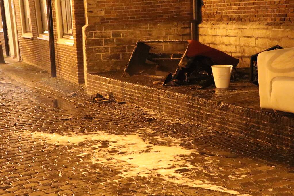 Bank gaat in vlammen op