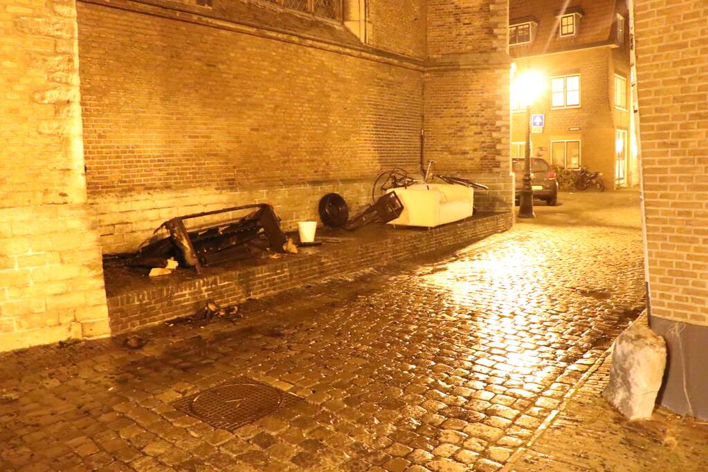 Bank gaat in vlammen op