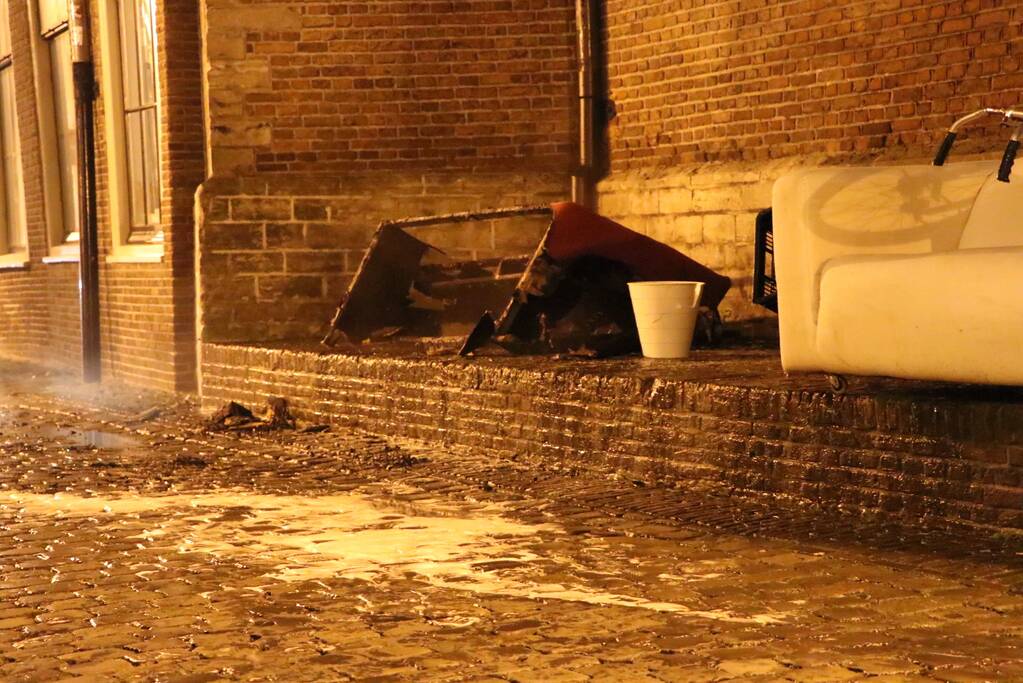 Bank gaat in vlammen op