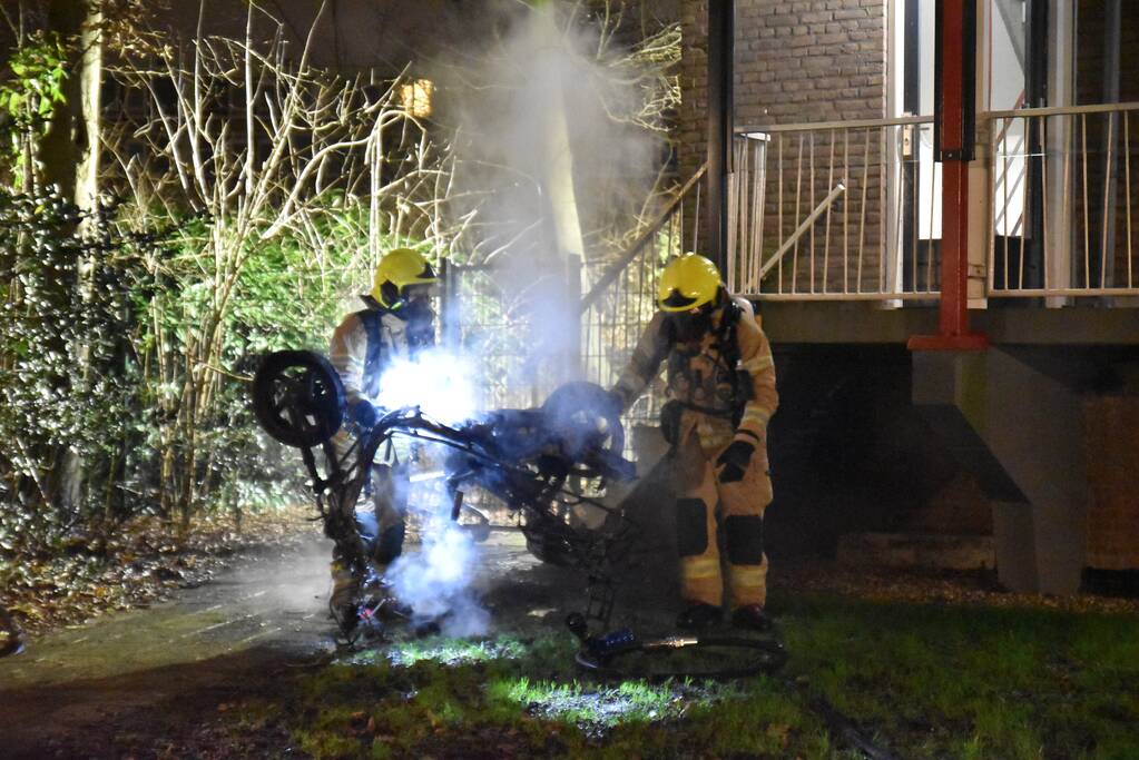 Scooter verwoest door brand