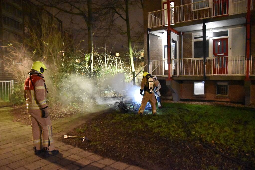 Scooter verwoest door brand