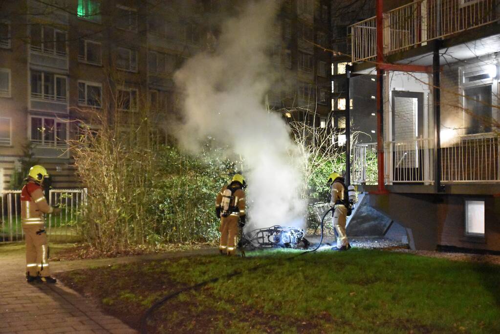 Scooter verwoest door brand