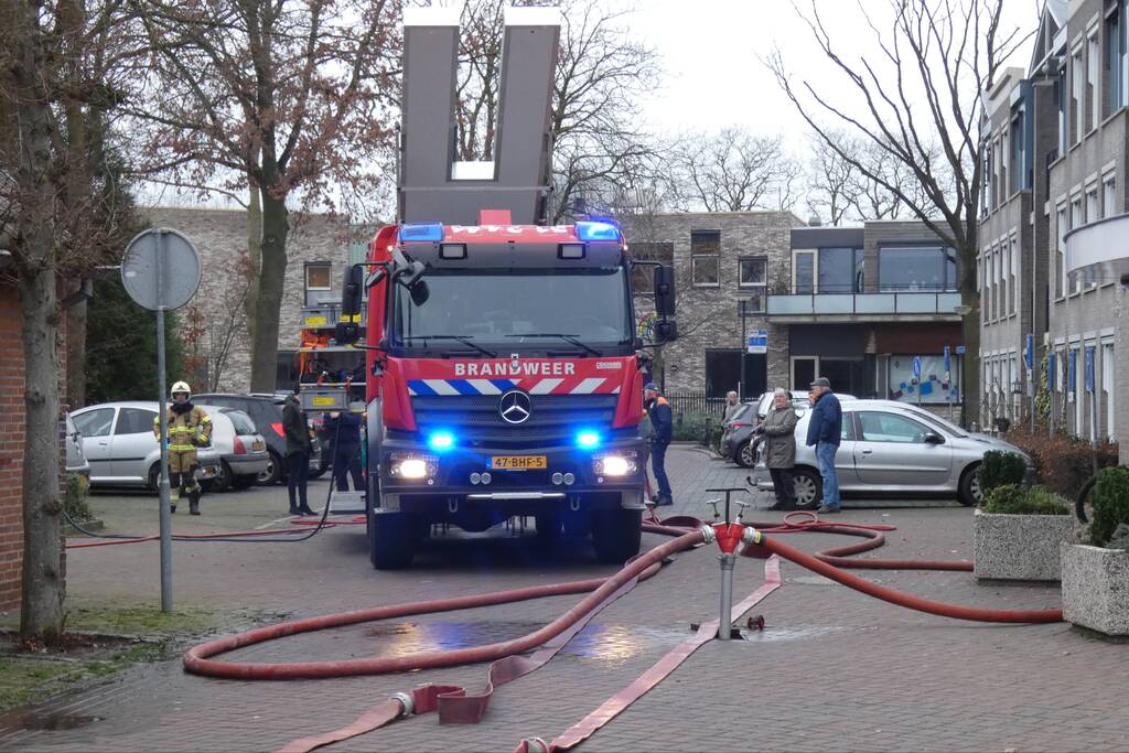 Veel rook bij brand in winkel