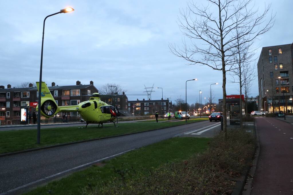 Traumahelikopter landt voor incident in woning