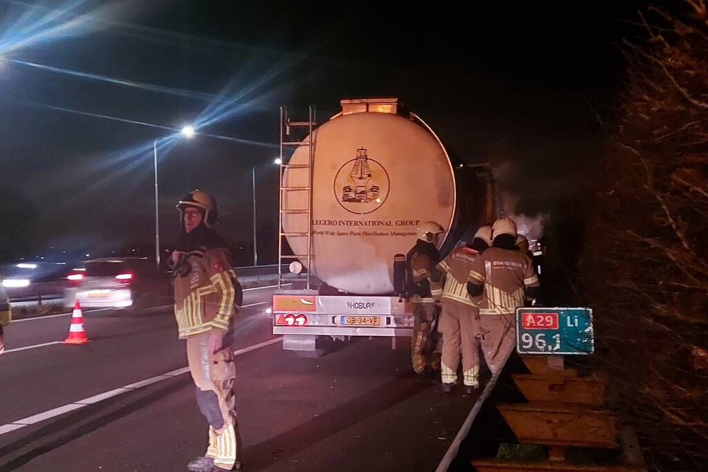 Brand in vrachtwagen snel onder controle