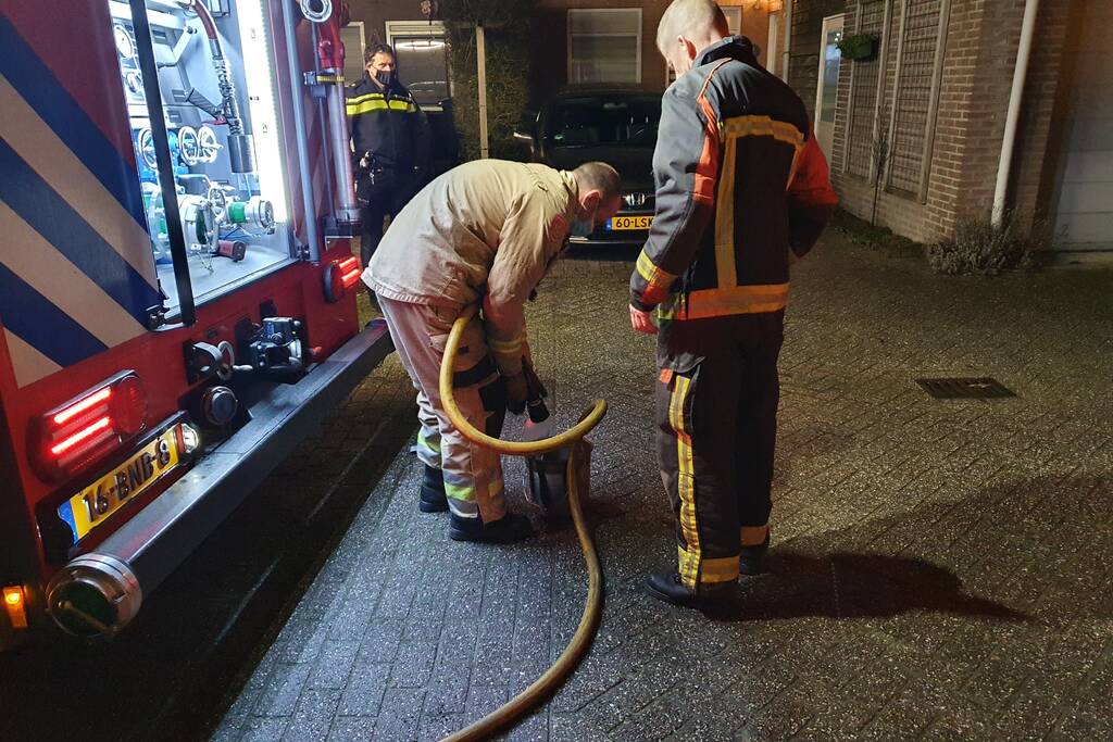 Brand in schoorsteen van woning