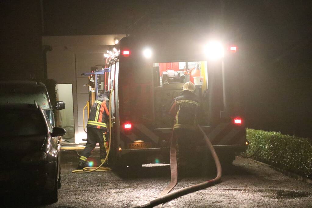 Veel rookontwikkeling bij brand in woning