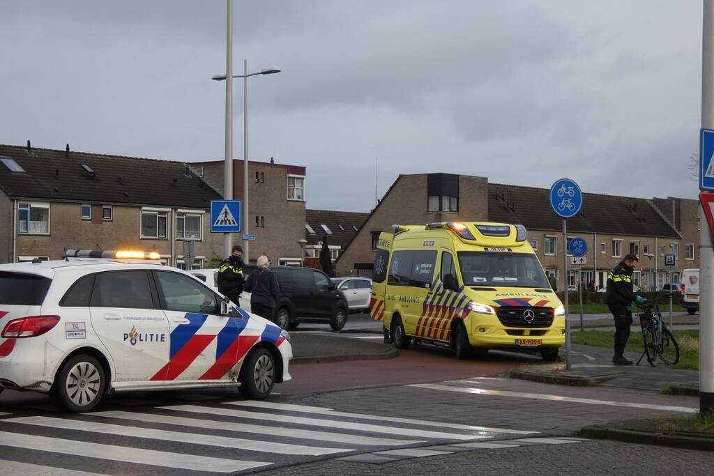 Fietser gewond bij botsing met auto