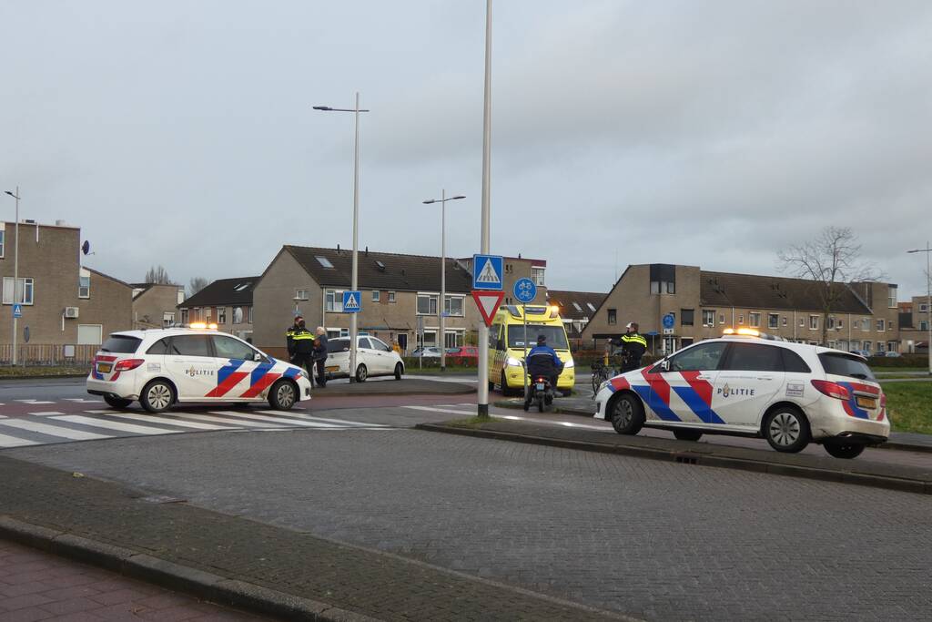 Fietser gewond bij botsing met auto