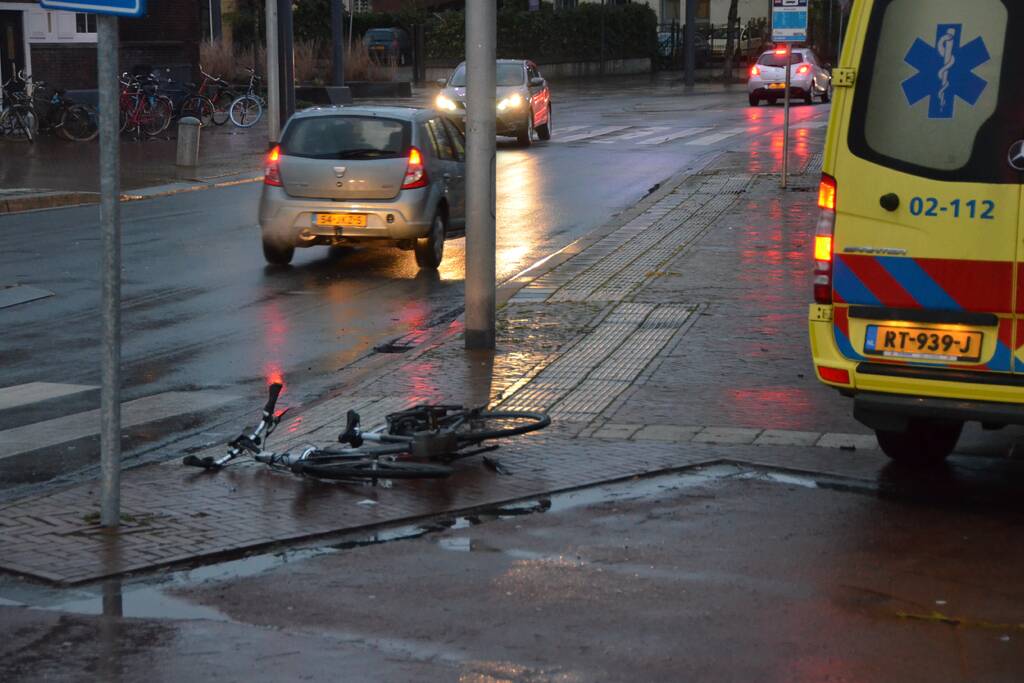 Fietser gaat onderuit en raakt gewond