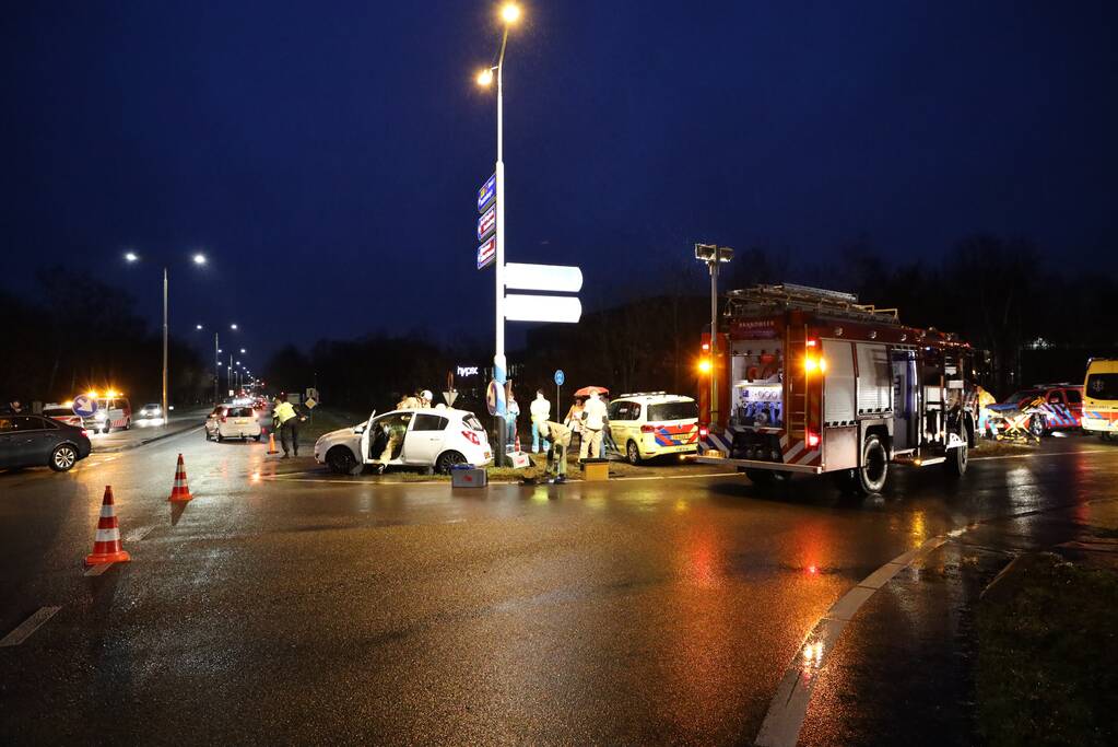 Persoon gewond bij botsing op kruising