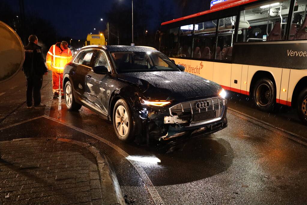Persoon gewond bij botsing op kruising