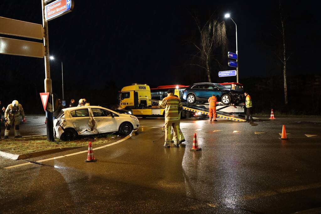 Persoon gewond bij botsing op kruising