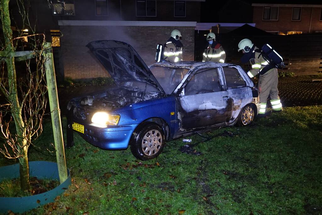 Auto verwoest door brand