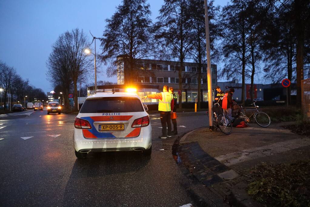 Fietser gewond bij botsing met auto