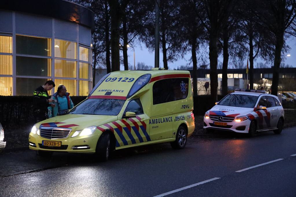 Fietser gewond bij botsing met auto