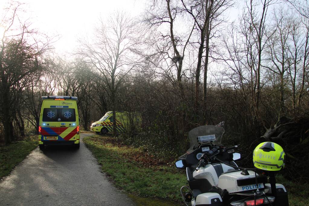 Twee personen gewond bij ongeval op gladde brug