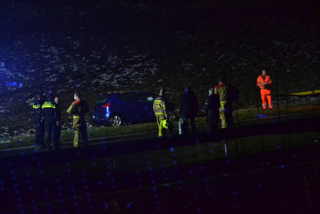 Auto slaat over de kop