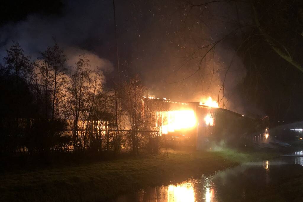 Tribune sportvereniging TOGB in brand