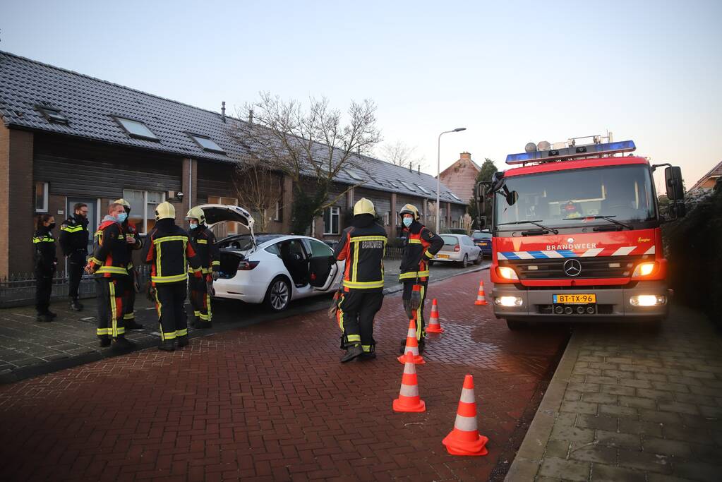 Rookontwikkeling bij auto van het merk Tesla