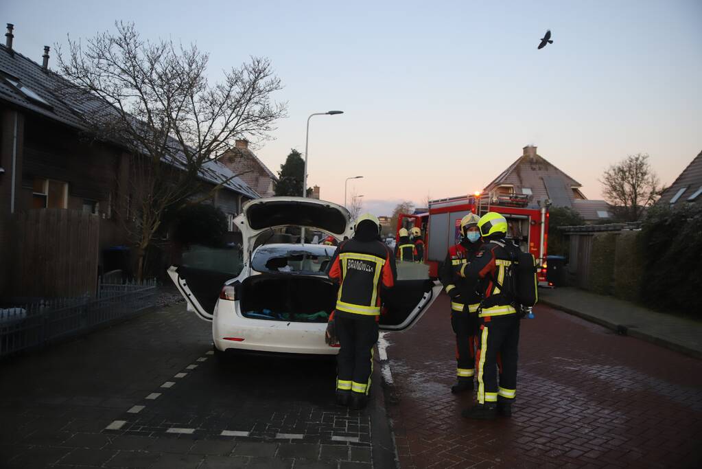 Rookontwikkeling bij auto van het merk Tesla