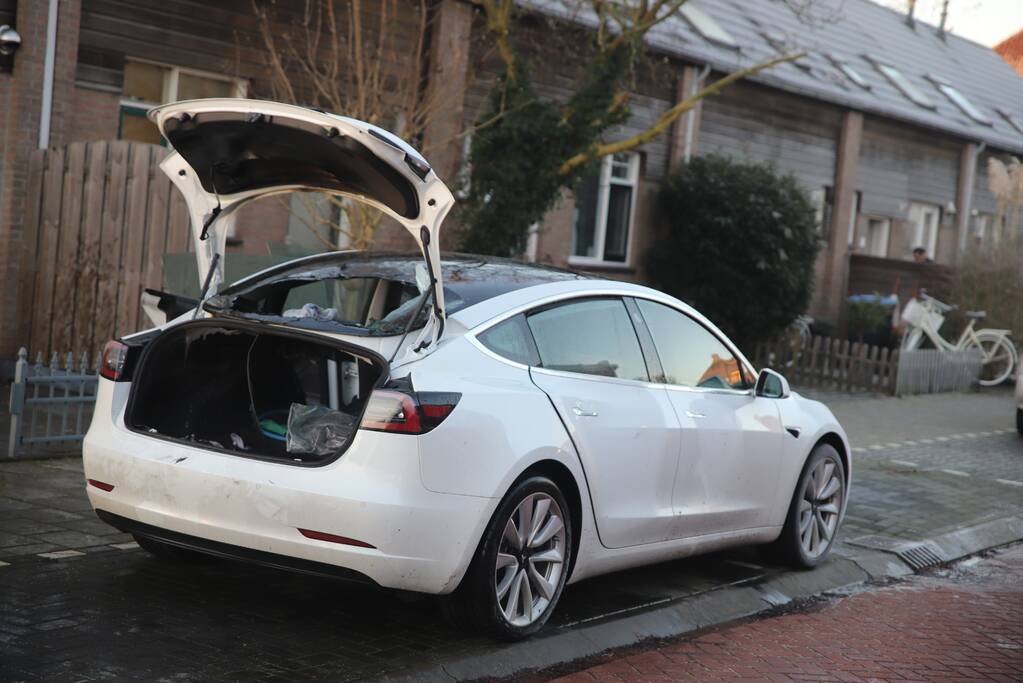 Rookontwikkeling bij auto van het merk Tesla