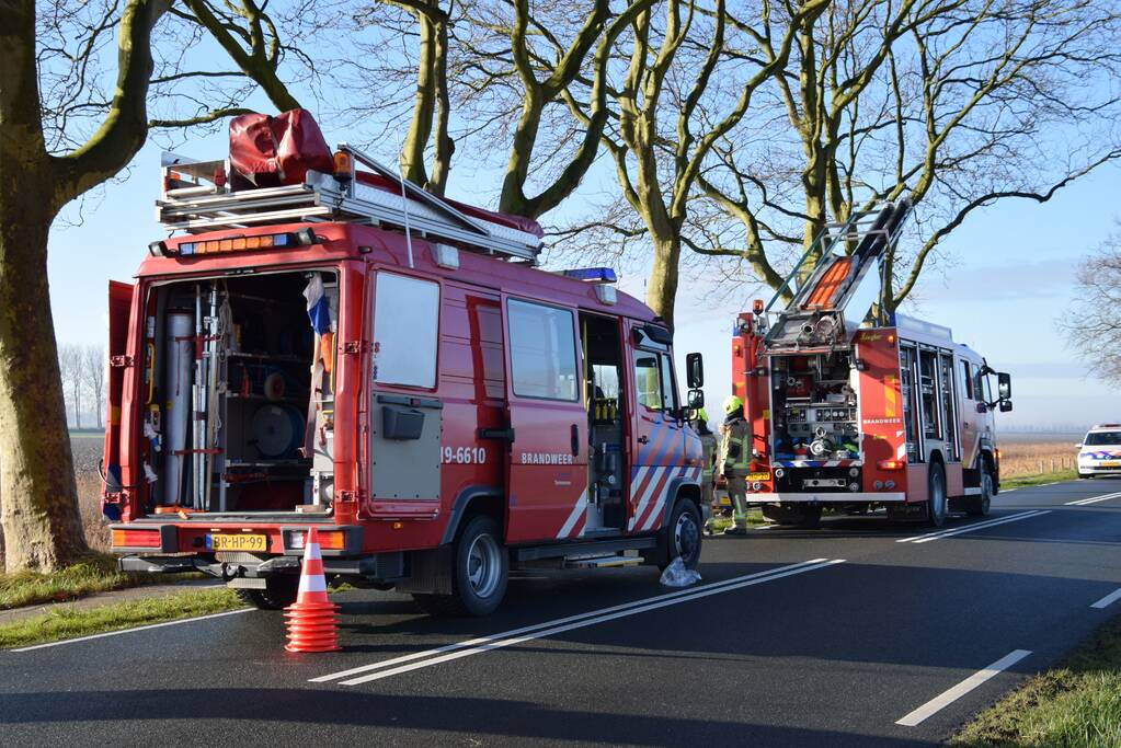 Auto aangetroffen in sloot, bestuurster overleden