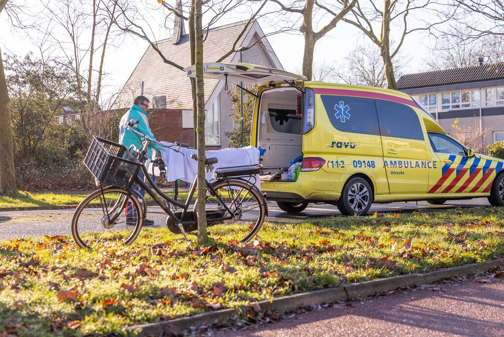 Jongeman op fiets aangereden