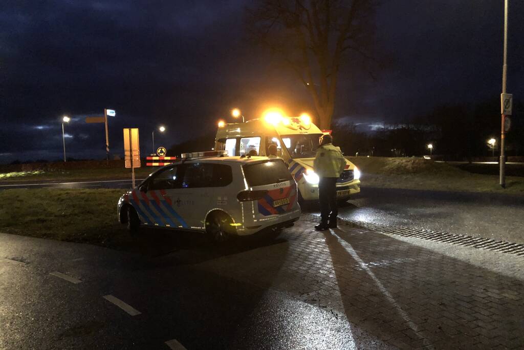 Automobilist gewond bij botsing met paal