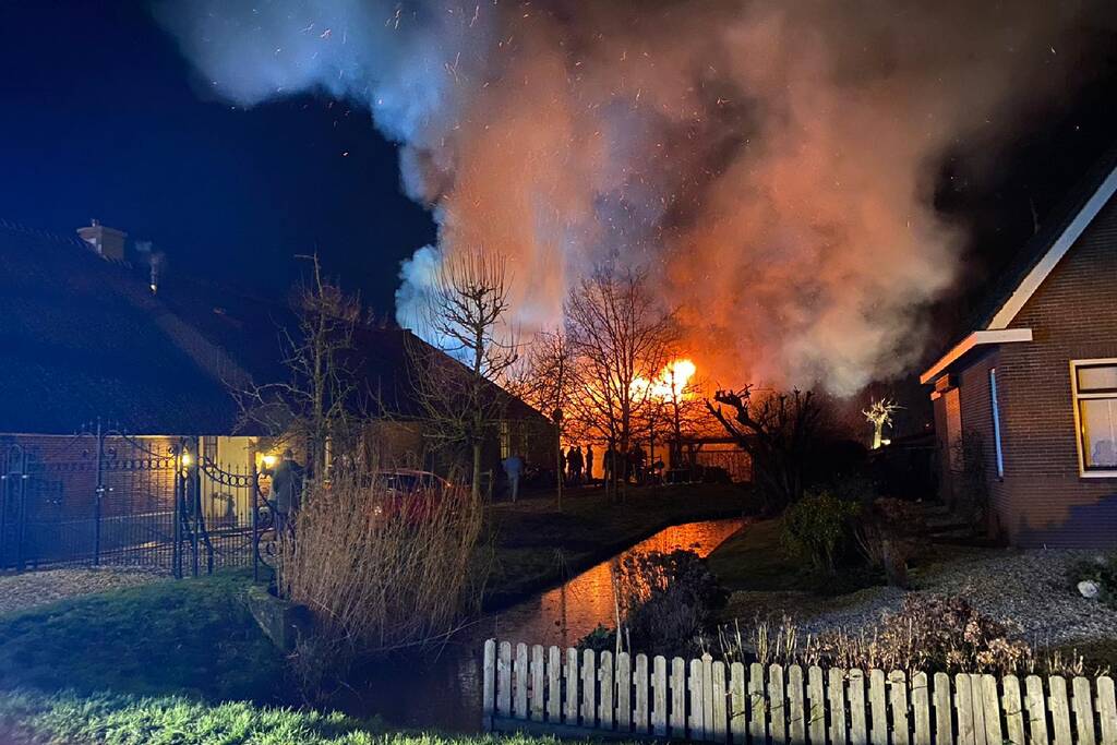 Grote brand verwoest schuur