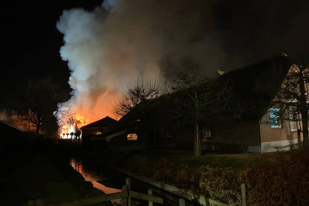 Grote brand verwoest schuur