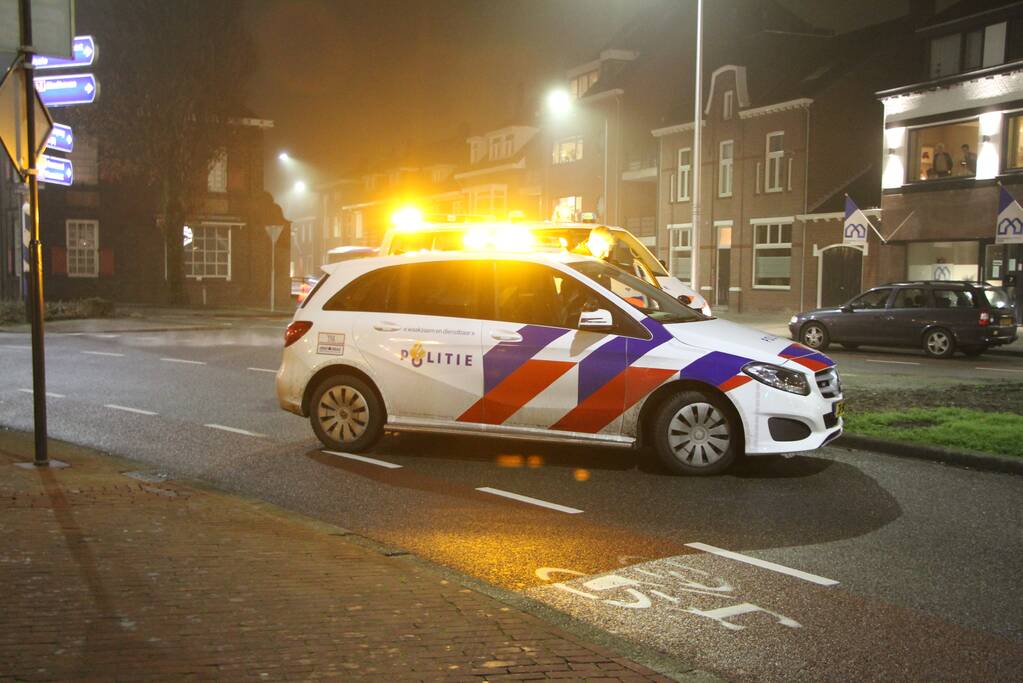 Maaltijd bezorger aangereden op zebrapad