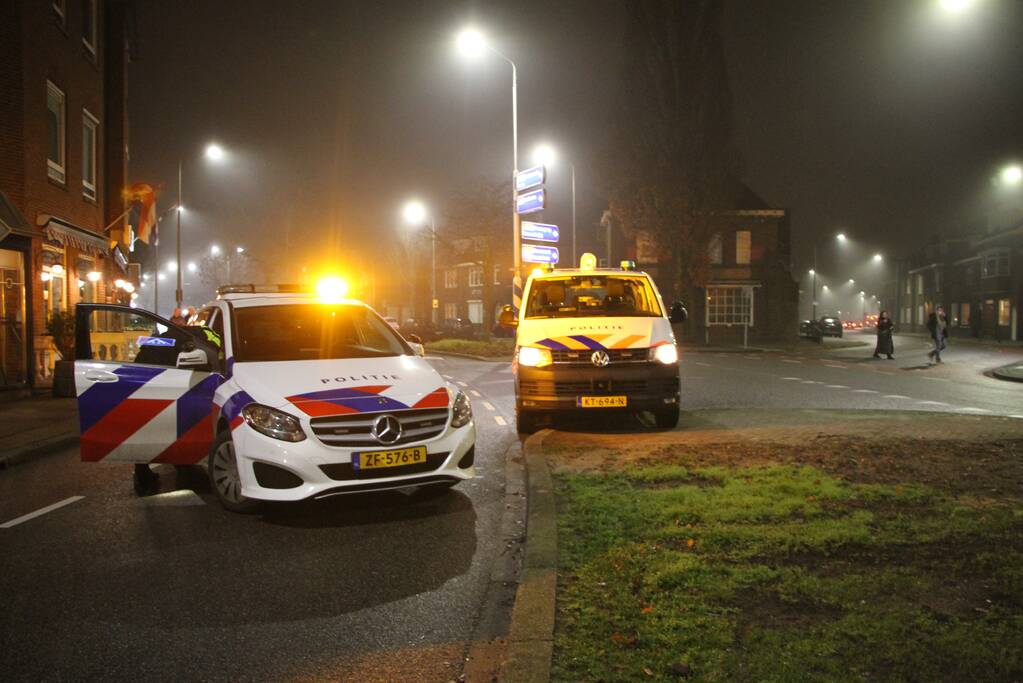 Maaltijd bezorger aangereden op zebrapad