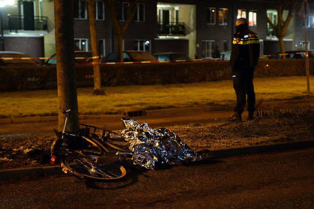 Fietsster neergestoken