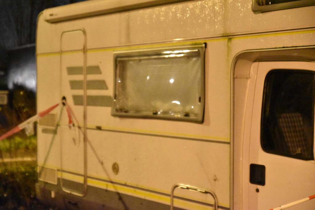 Twee auto's verwoest op parkeerplaats