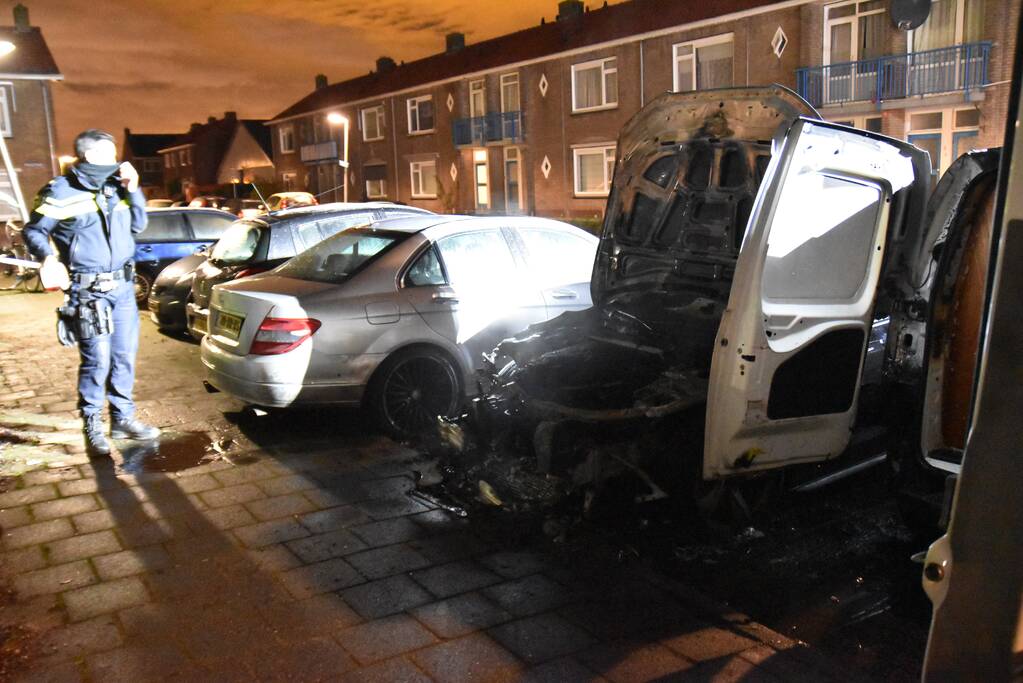 Auto verwoest door brand