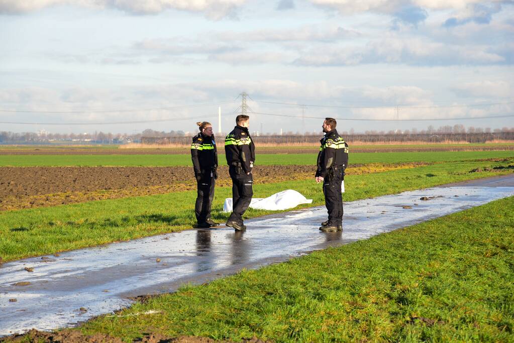 Auto te water geraakt, inzittenden overleden