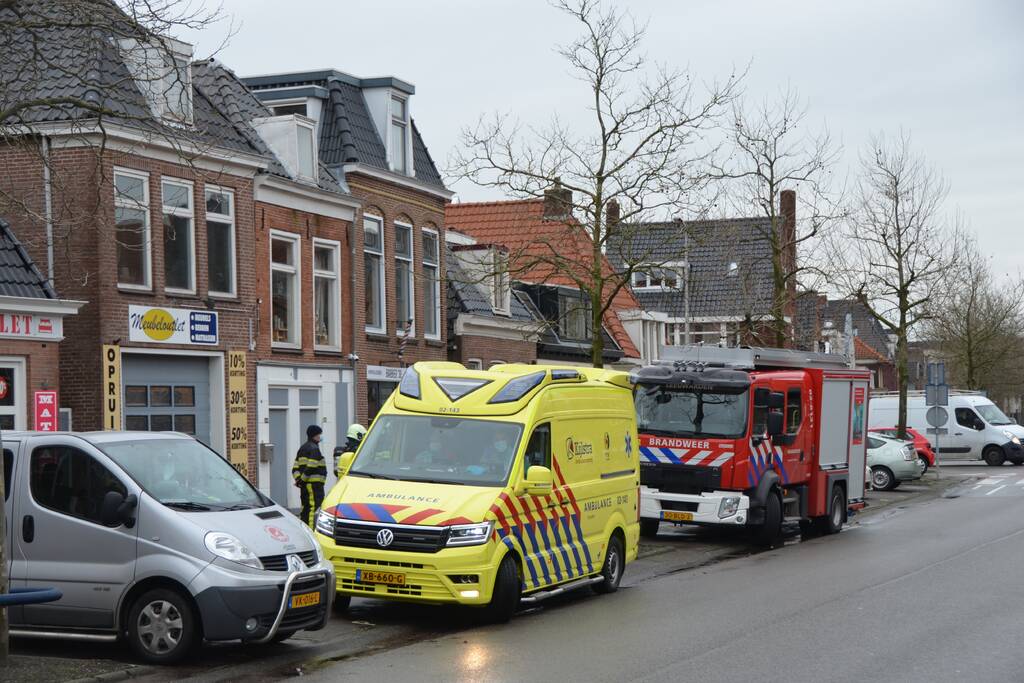 Straat afgezet en grote politie-inzet voor verward persoon
