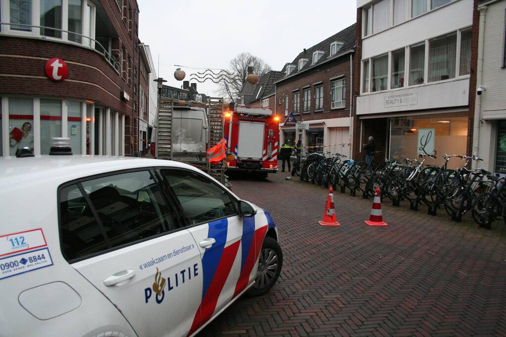 Gaslekkage in winkelstraat