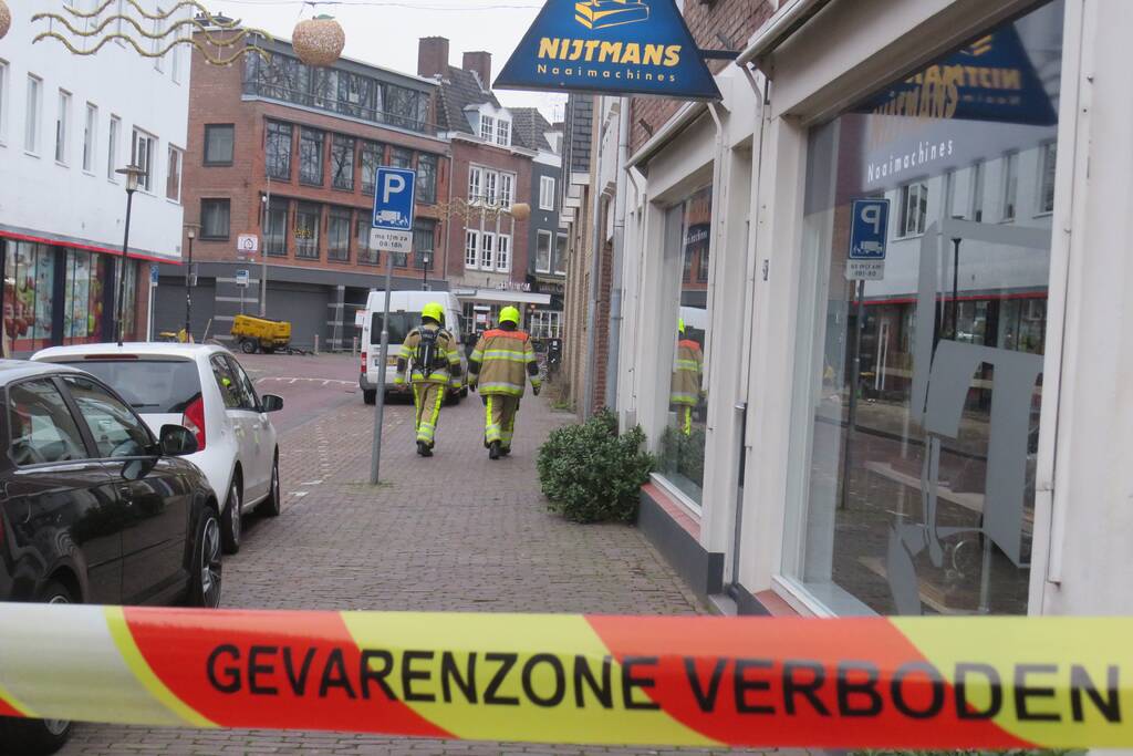 Gaslekkage in winkelstraat