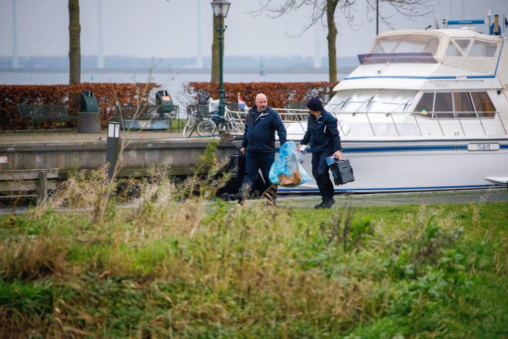 Overleden persoon op zeilboot aangetroffen