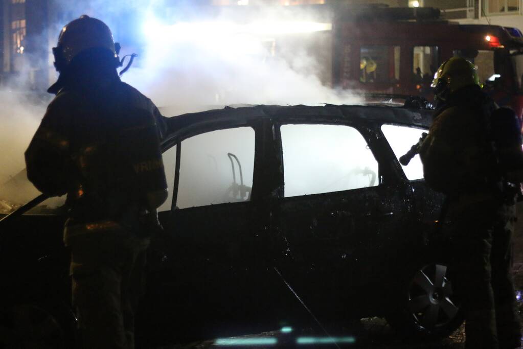 Auto verwoest door brand